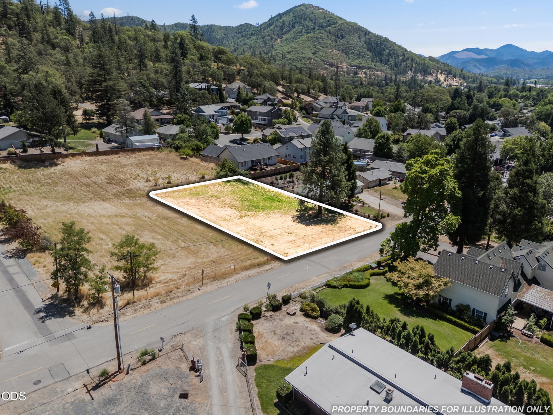 10_42-44049-123-1675-broadway - lotline. Photo 1 of 7, 0 Broadway Street, Rogue River, OR 97537