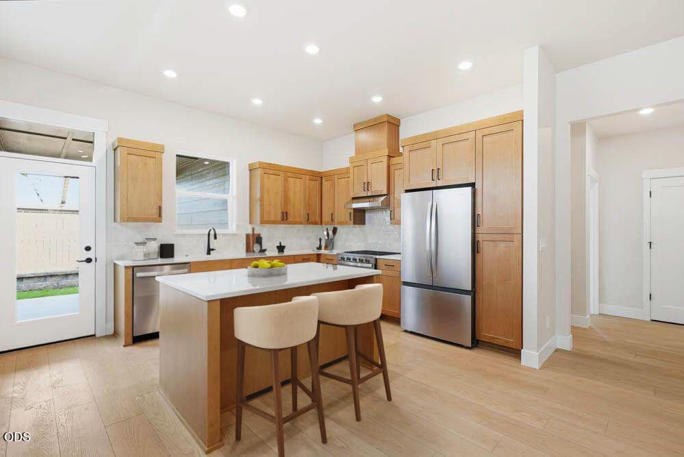 Kitchen. Photo 4 of 17, 60850 SE Barstow Place, Bend, OR 97702