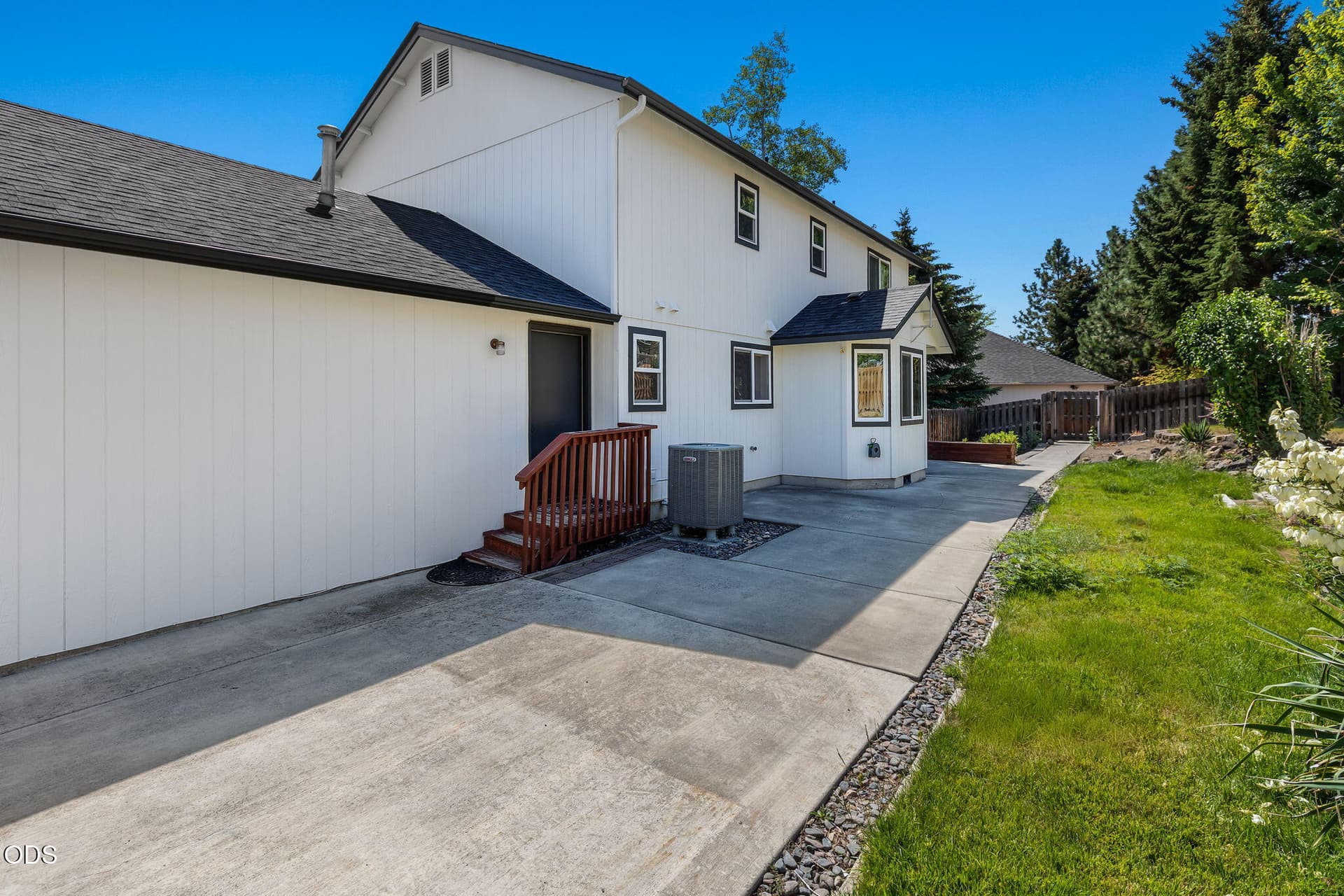 2026_07_17_3672_sw_volcano_ave_rdm-41. Photo 5 of 39, 3672 SW Volcano Avenue, Redmond, OR 97756