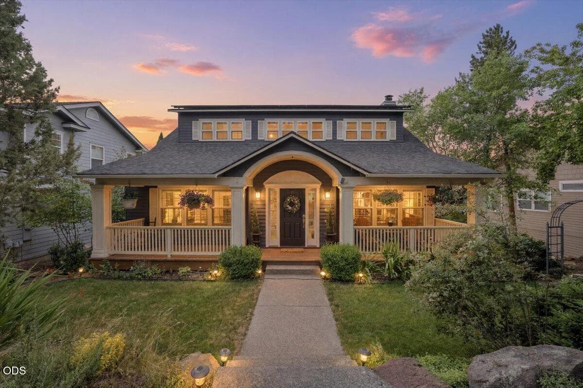 Twighlight Front. Photo 3 of 70, 3042 NW Craftsman Drive, Bend, OR 97703
