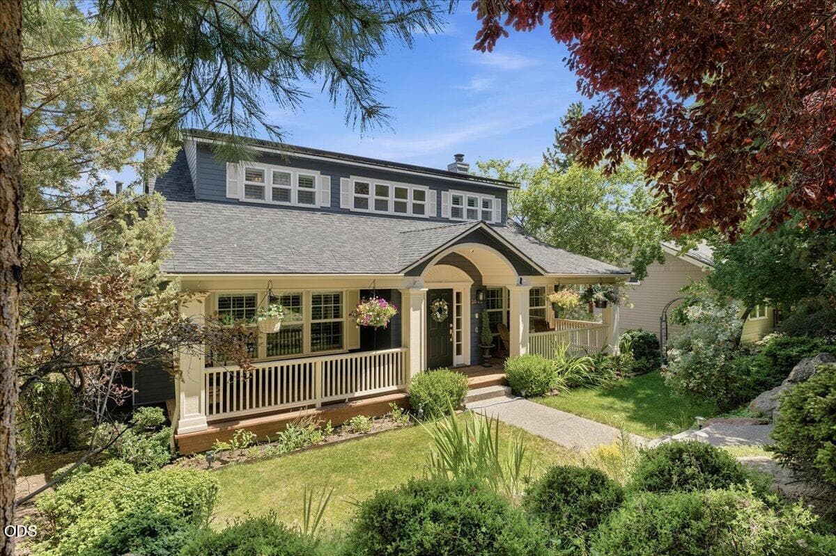 02-3042%20craftsman-209. Photo 2 of 70, 3042 NW Craftsman Drive, Bend, OR 97703