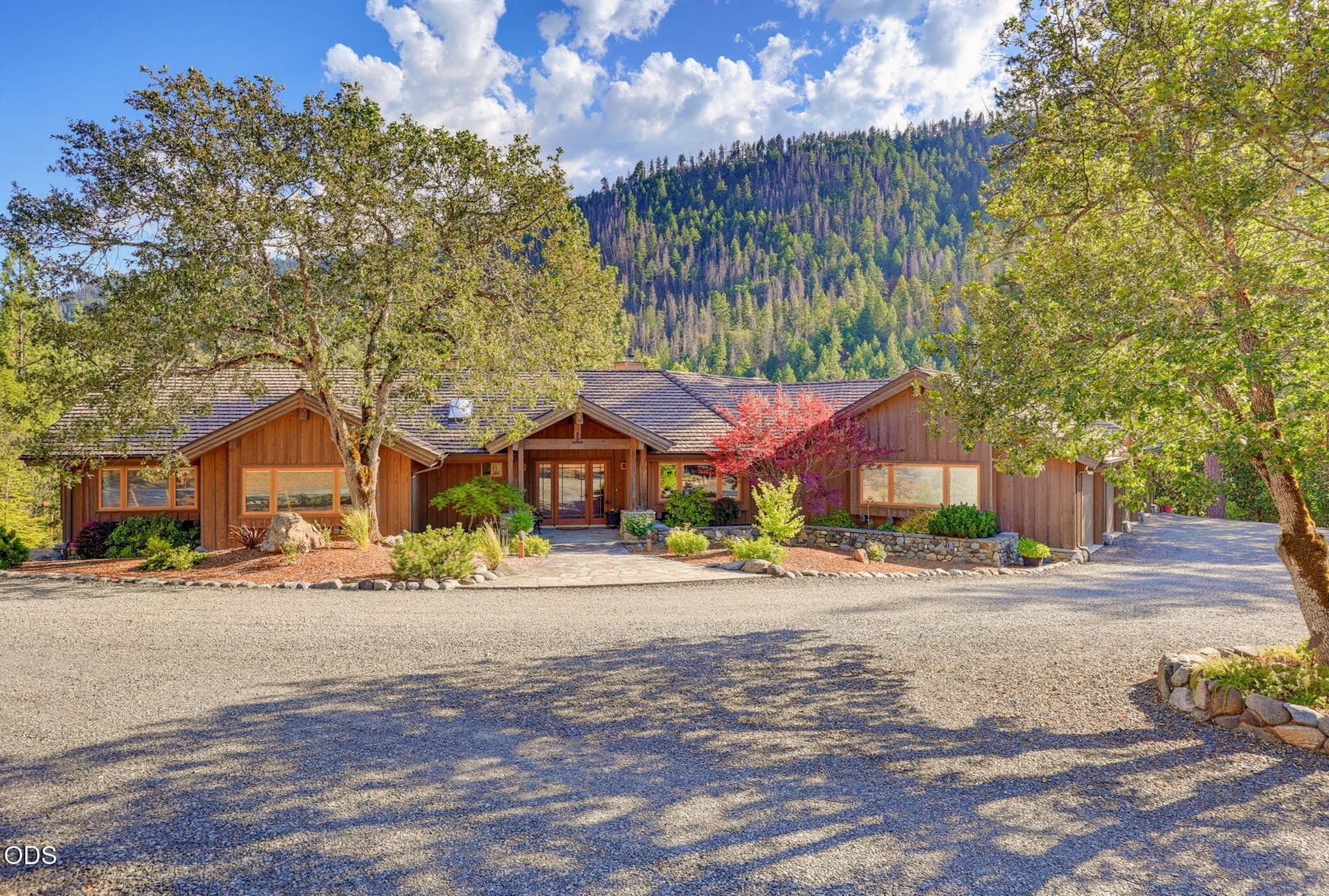 ApxLA00003. Photo 2 of 81, 2459 Little Applegate Road, Jacksonville, OR 97530