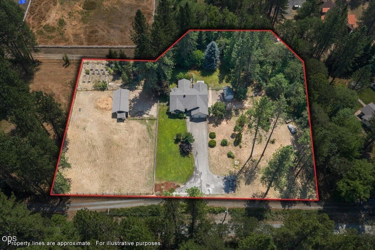 32-DJI_20260717141244_0012_D - LINES. Photo 2 of 47, 4809 E Evans Creek Road, Rogue River, OR 97537