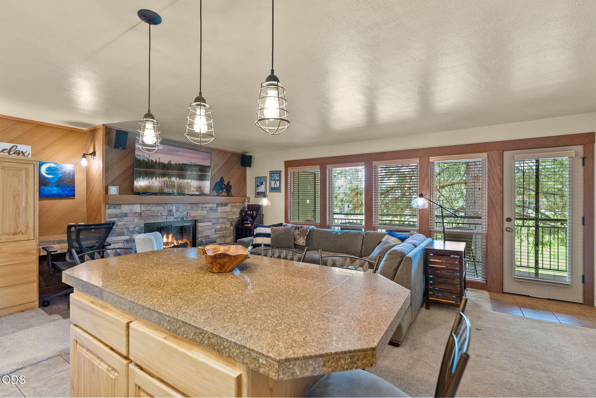 3. Photo 5 of 33, 18575 SW Century Drive Unit 2121, Bend, OR 97702