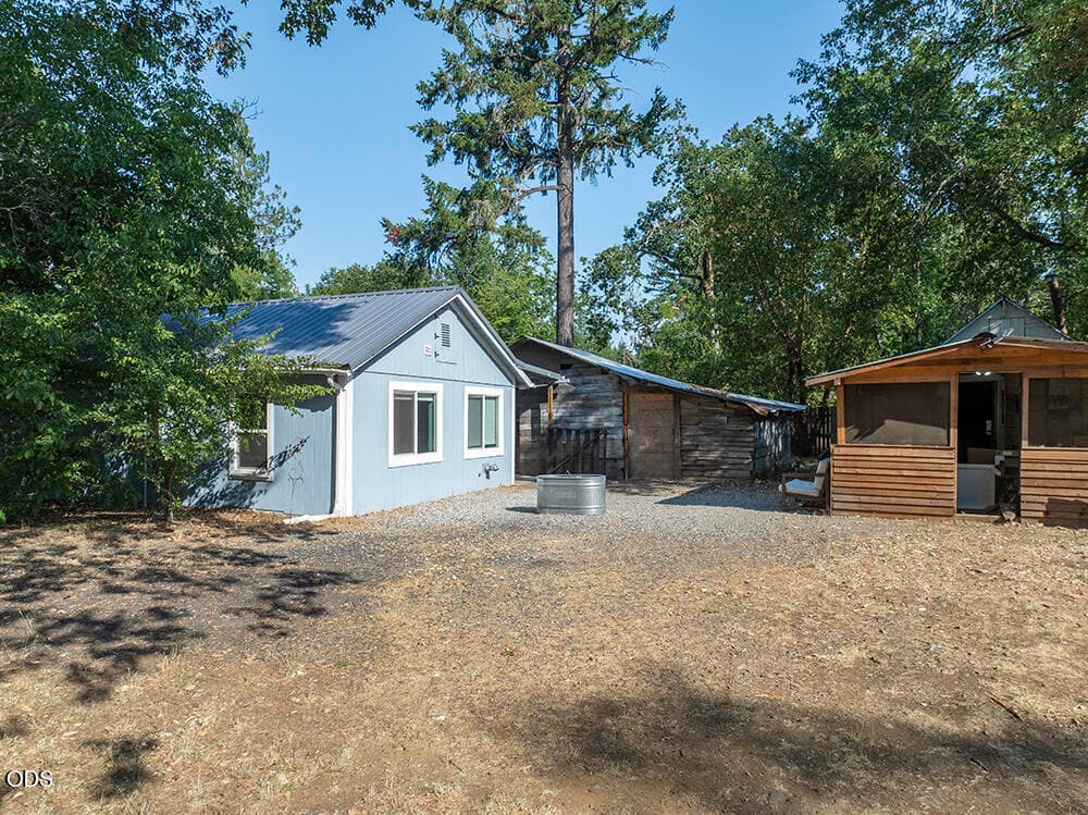 3. Photo 3 of 30, 2524 Rockydale Road, Cave Junction, OR 97523