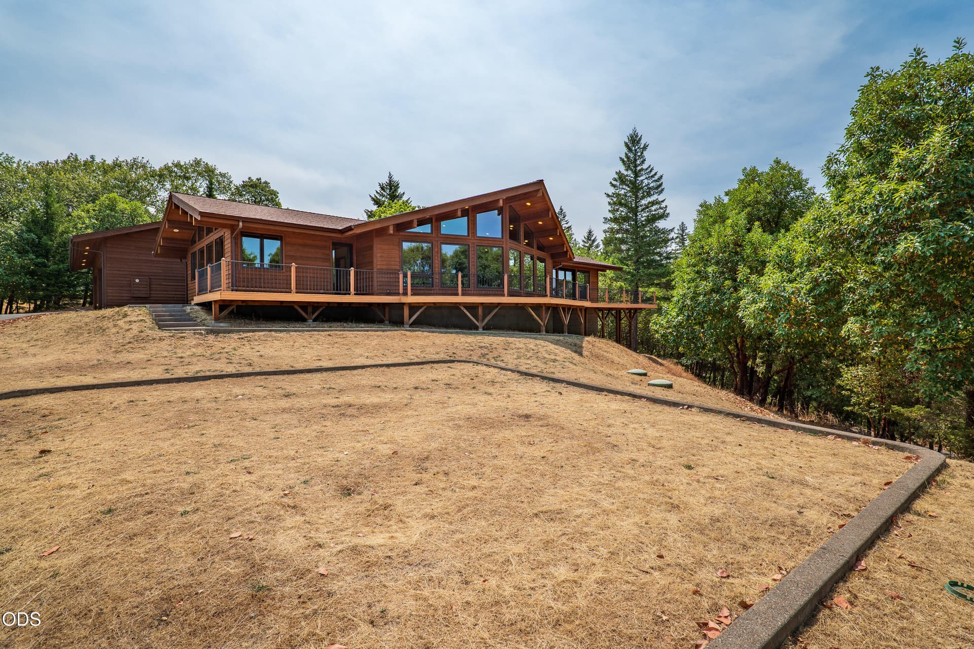 616MountainParadiseDr-002. Photo 4 of 60, 616 Mountain Paradise Drive, Grants Pass, OR 97526