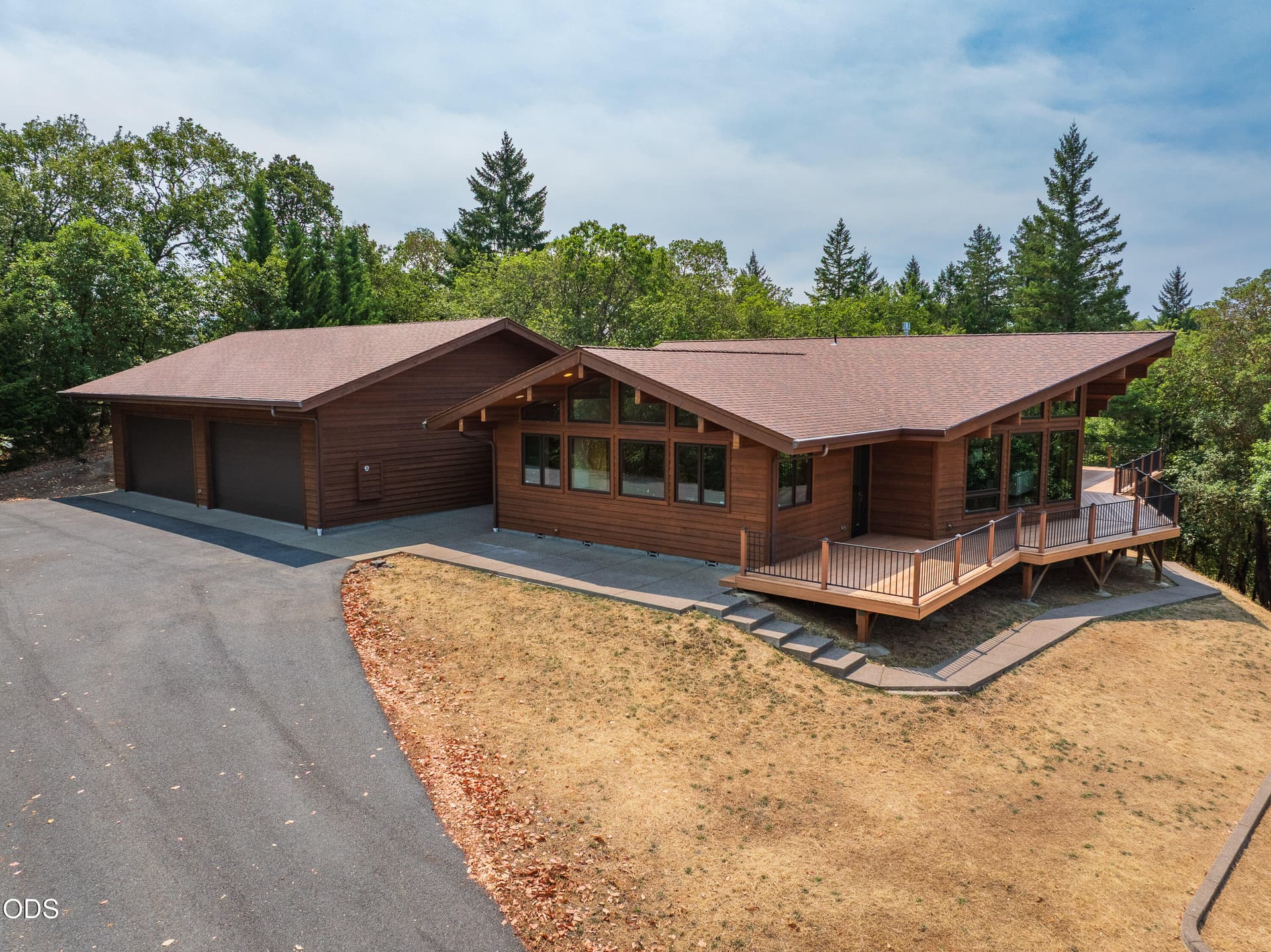 616MountainParadiseDr-005. Photo 2 of 60, 616 Mountain Paradise Drive, Grants Pass, OR 97526