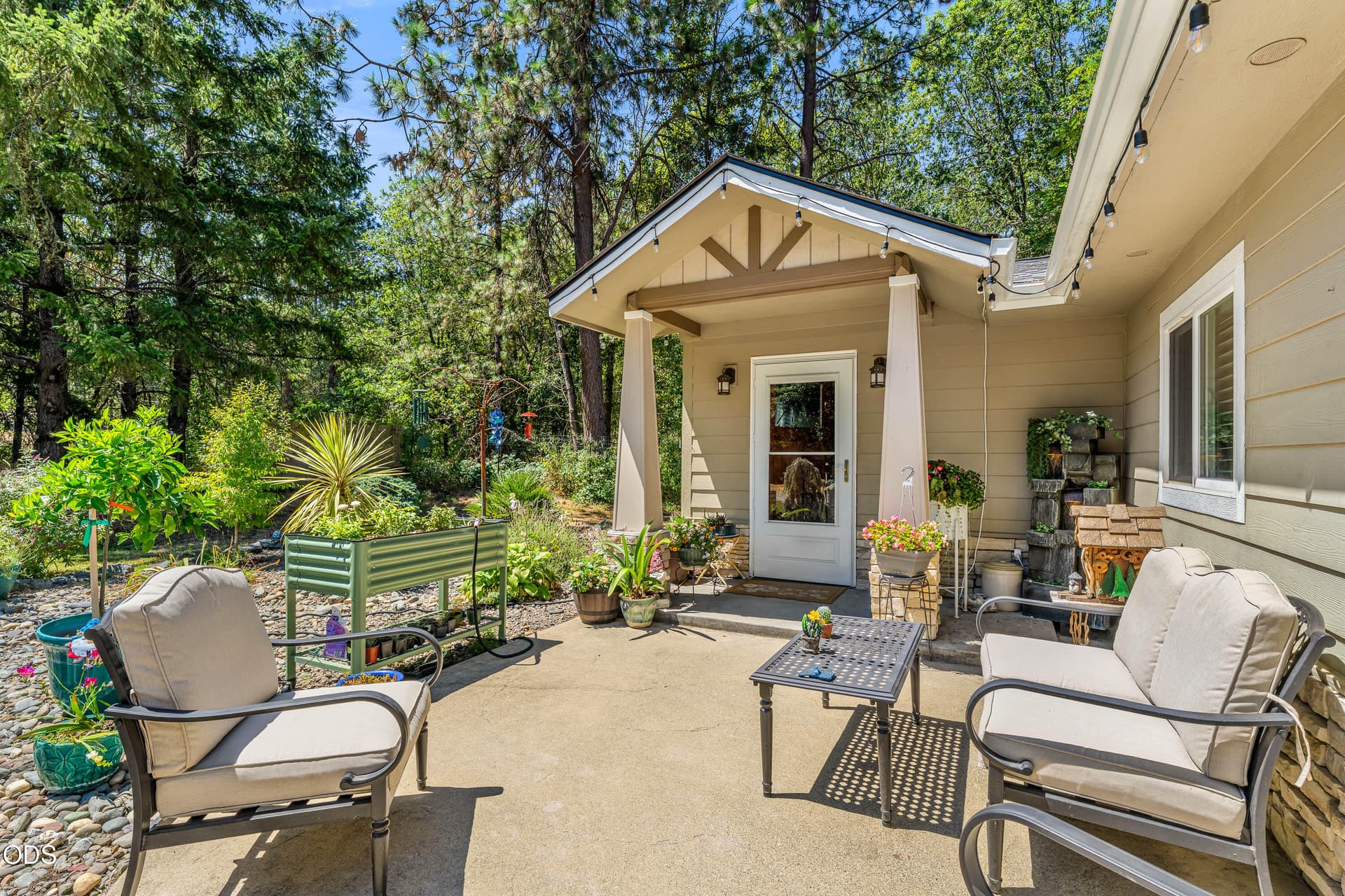 Southern Oregon Country Home. Photo 1 of 21, 3889 Williams Highway, Grants Pass, OR 97527