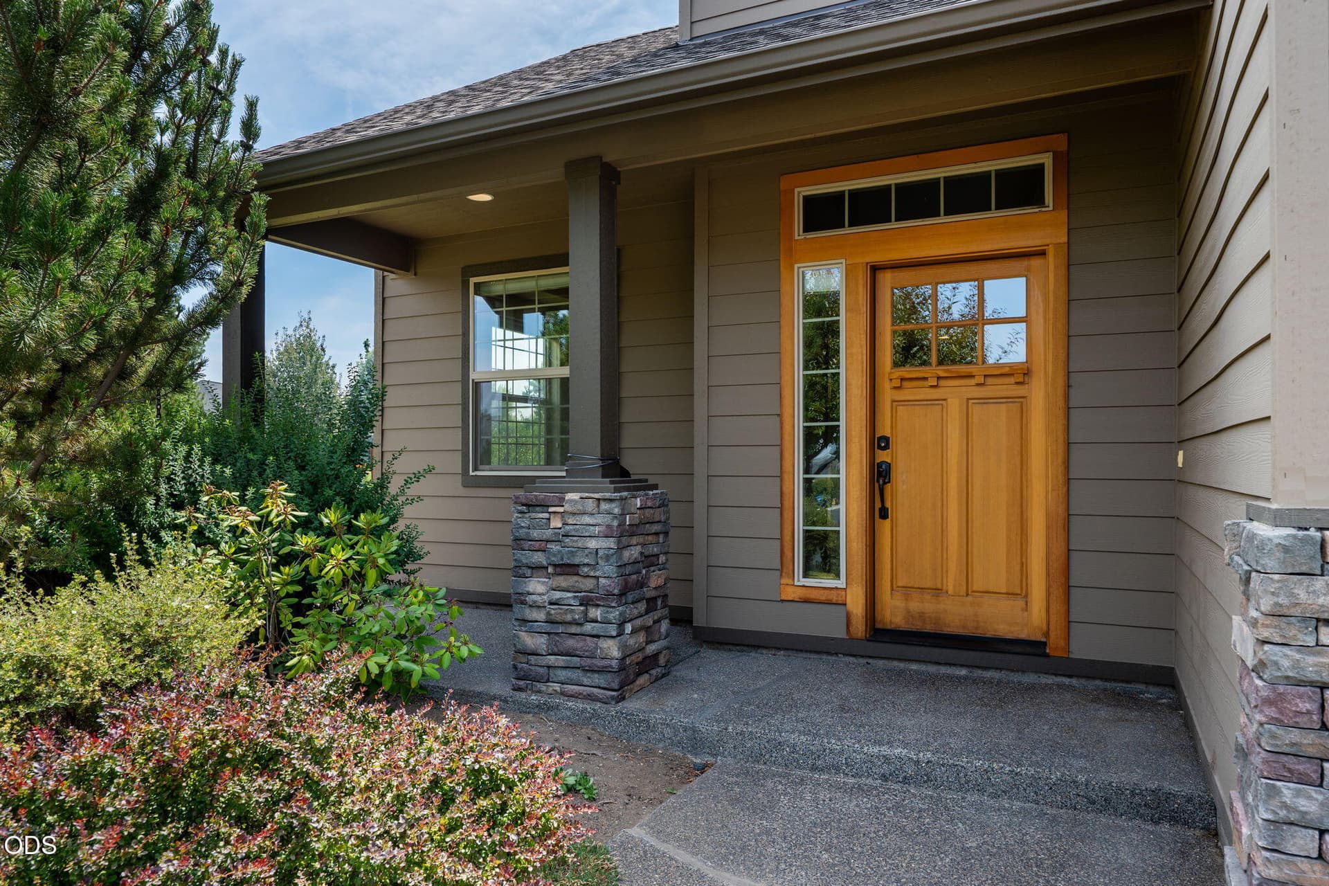 43 - 2108-NW-Sterling-Ave-Redmond-OR-977. Photo 3 of 45, 2108 NW Sterling Avenue, Redmond, OR 97756
