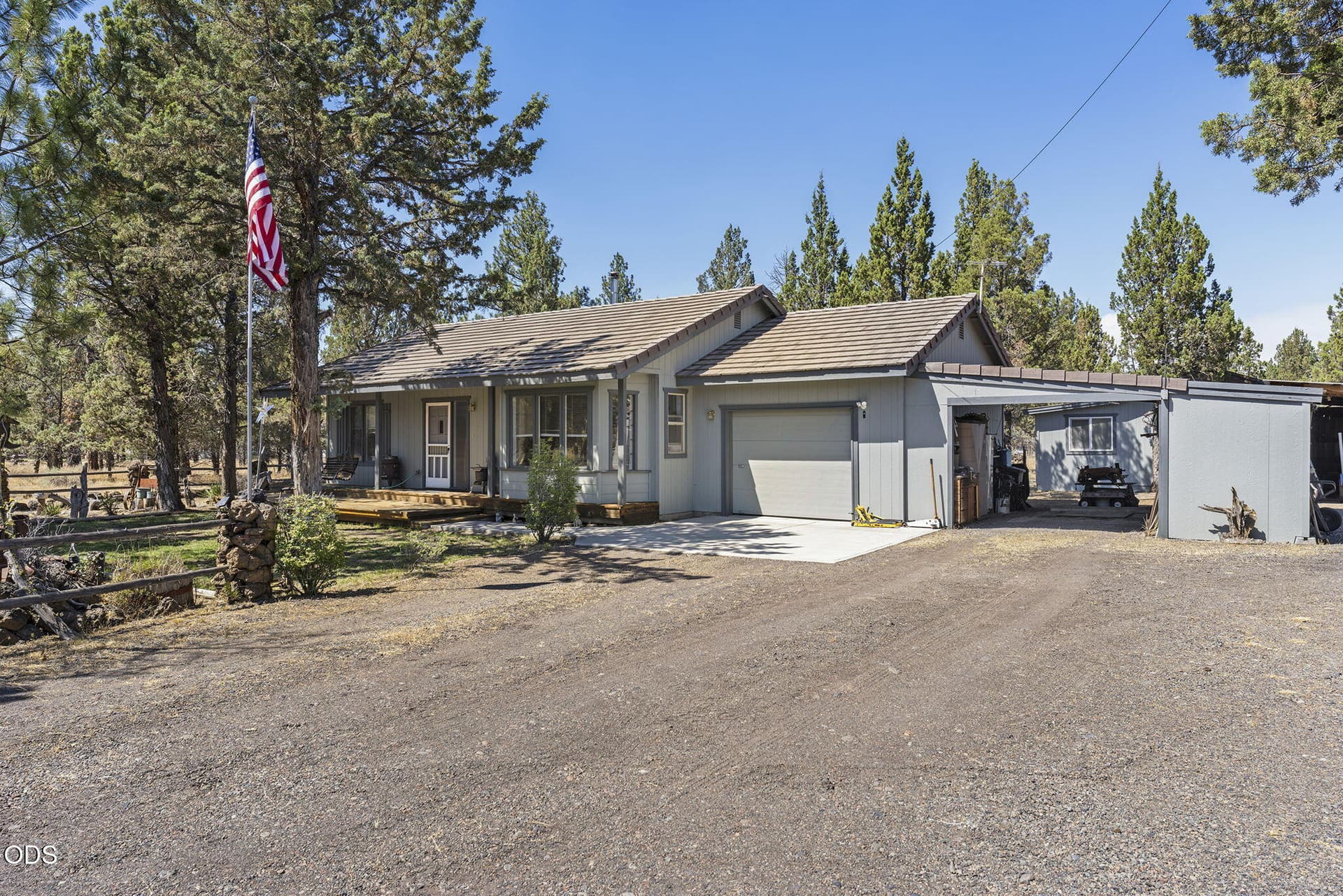 2-web-or-mls-DSC04169. Photo 2 of 36, 16664 Pine Tree Lane, Sisters, OR 97759