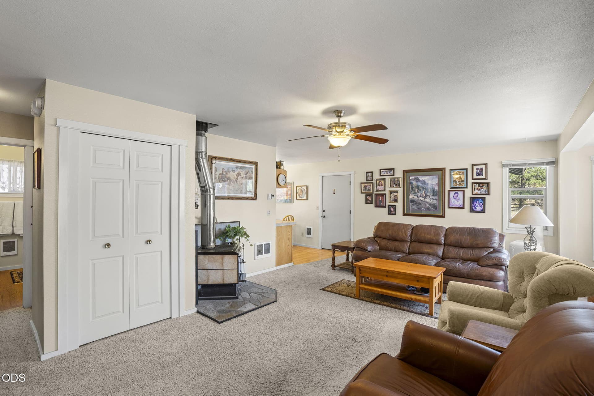 4-web-or-mls-DSC04280. Photo 3 of 36, 16664 Pine Tree Lane, Sisters, OR 97759