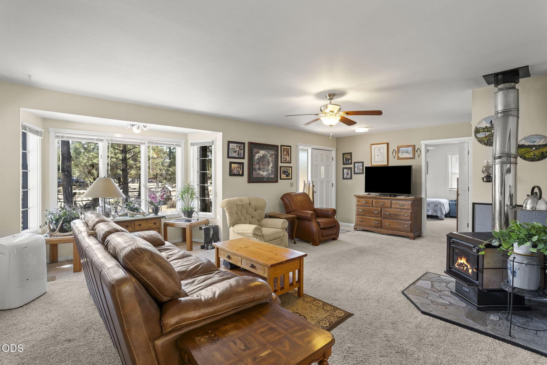 6-web-or-mls-DSC04262. Photo 5 of 36, 16664 Pine Tree Lane, Sisters, OR 97759