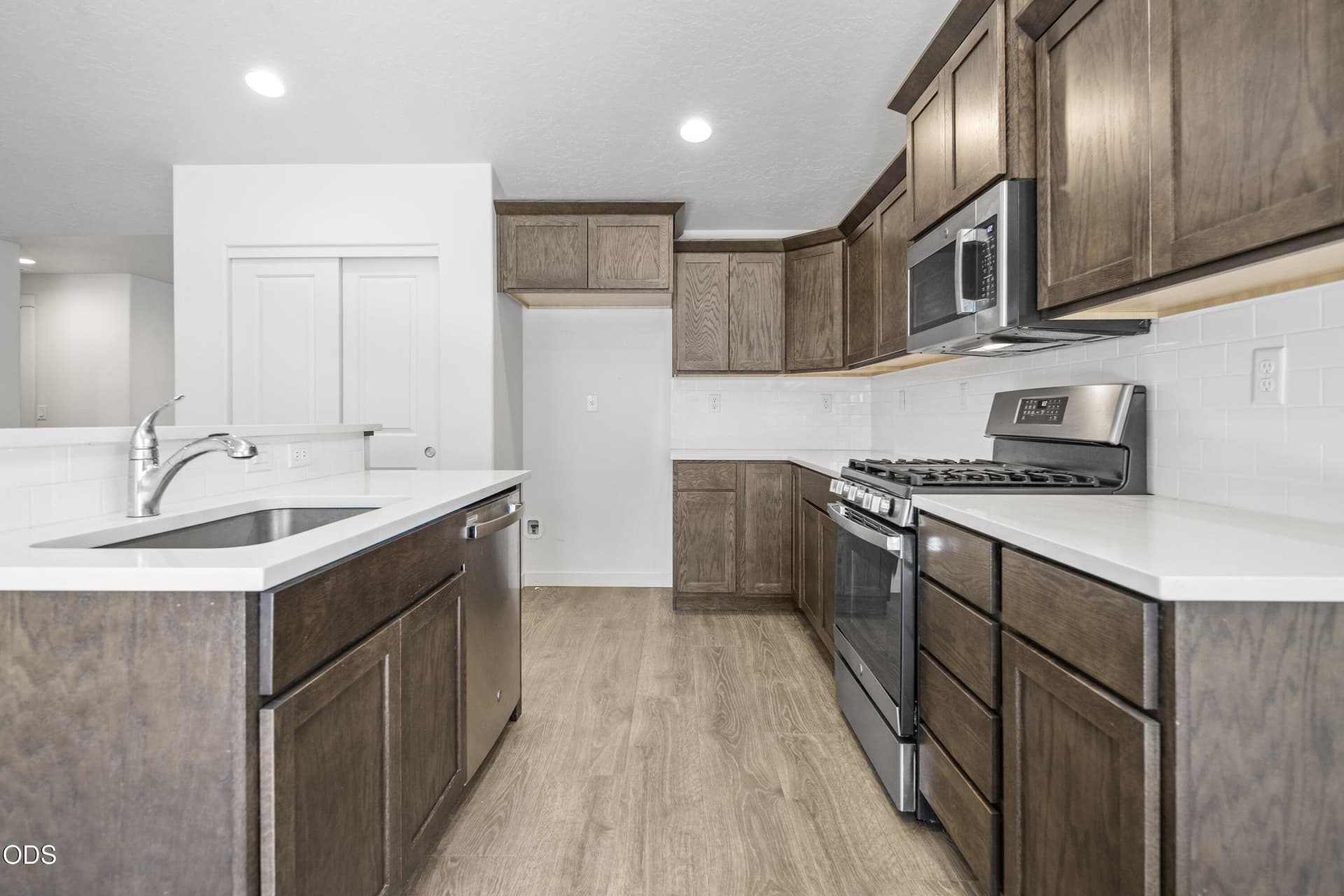 4 - Kitchen 1. Photo 4 of 18, 51350 Apache Tears Court, La Pine, OR 97739
