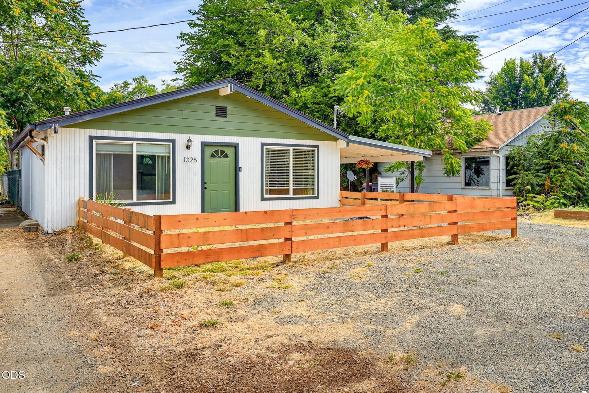 ApxSSa00005. Photo 1 of 27, 1325 Spring Street, Medford, OR 97504