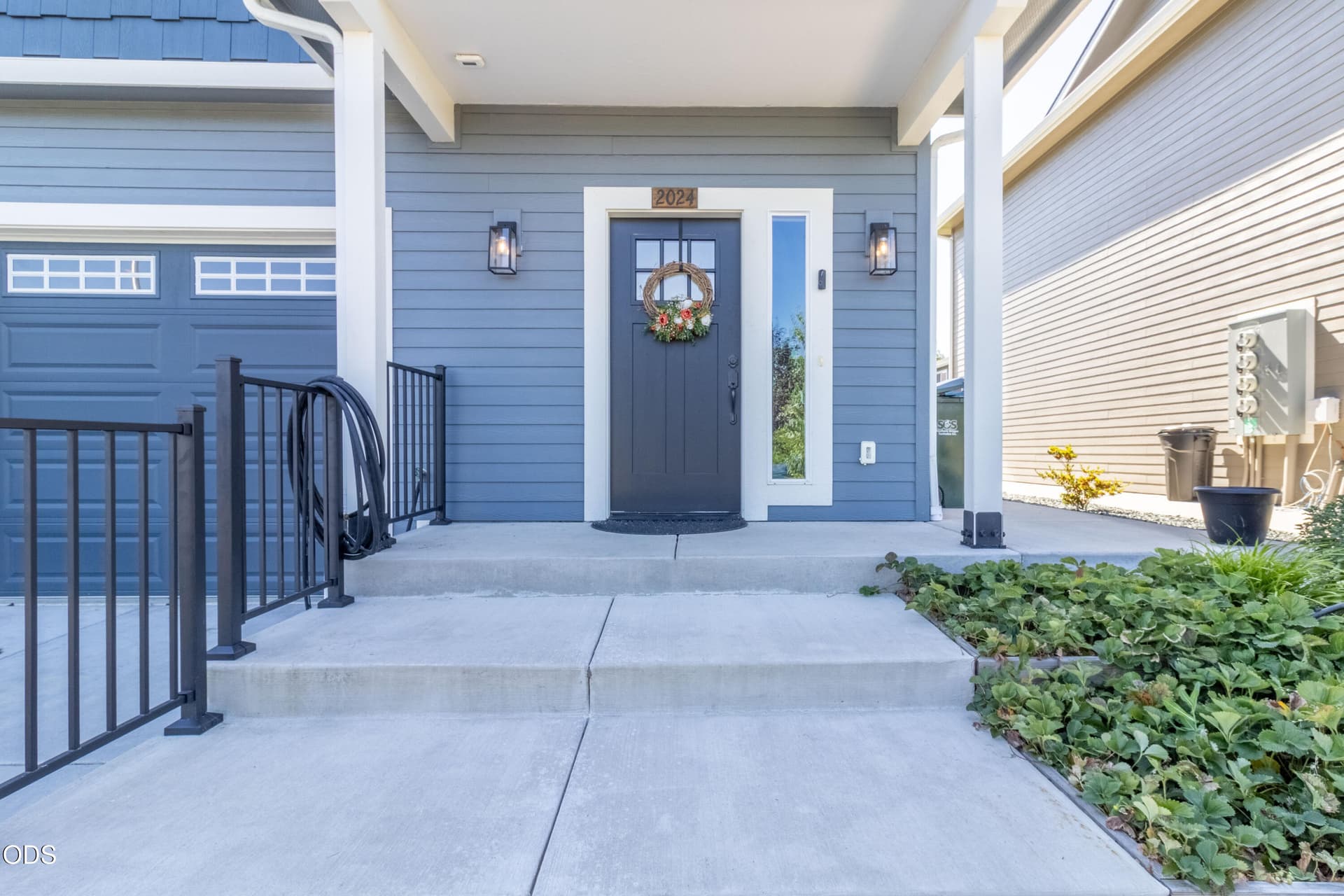 2. Photo 2 of 41, 2024 SW Family Lane, Grants Pass, OR 97527