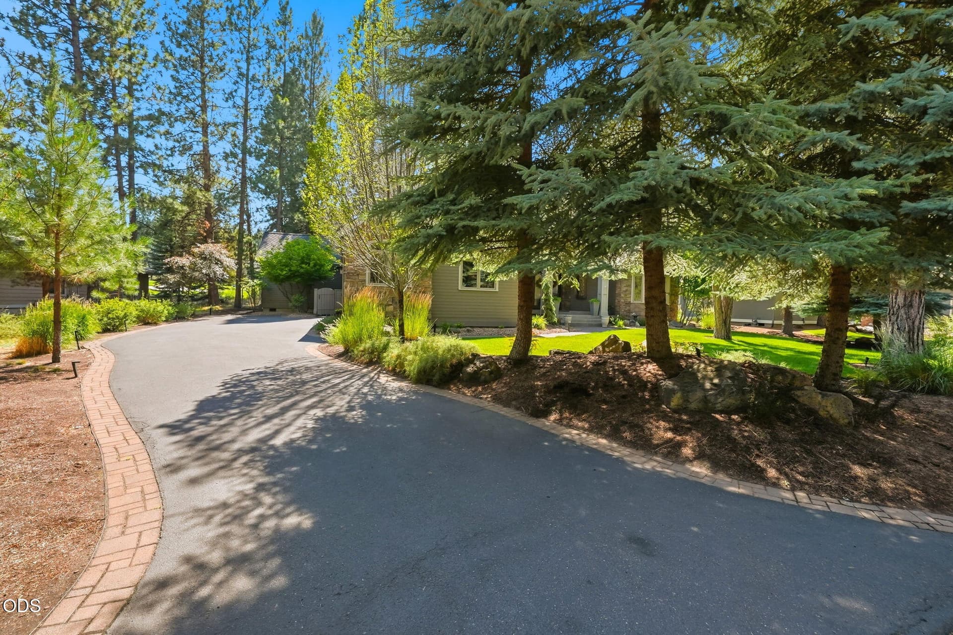 long driveway. Photo 4 of 55, 2721 NW Champion Circle, Bend, OR 97703