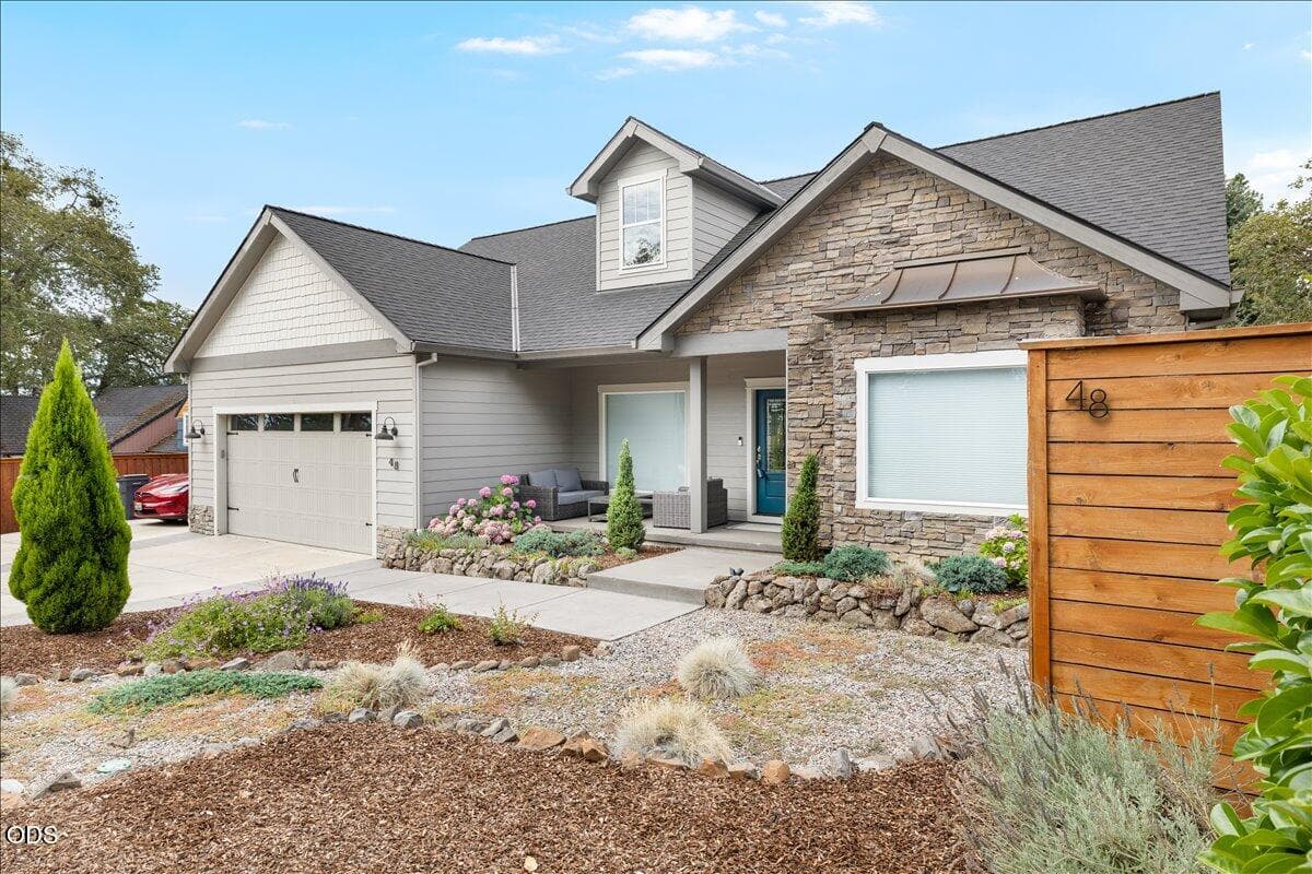 02-CI_6084. Photo 1 of 45, 48 Black Oak Drive, Medford, OR 97504