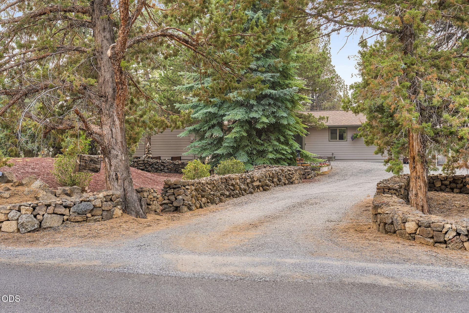 46-web-or-mls-DSC05086. Photo 4 of 44, 64699 McGrath Road, Bend, OR 97701