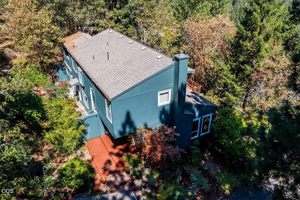 2. Photo 2 of 37, 1000 Ivy Lane, Ashland, OR 97520