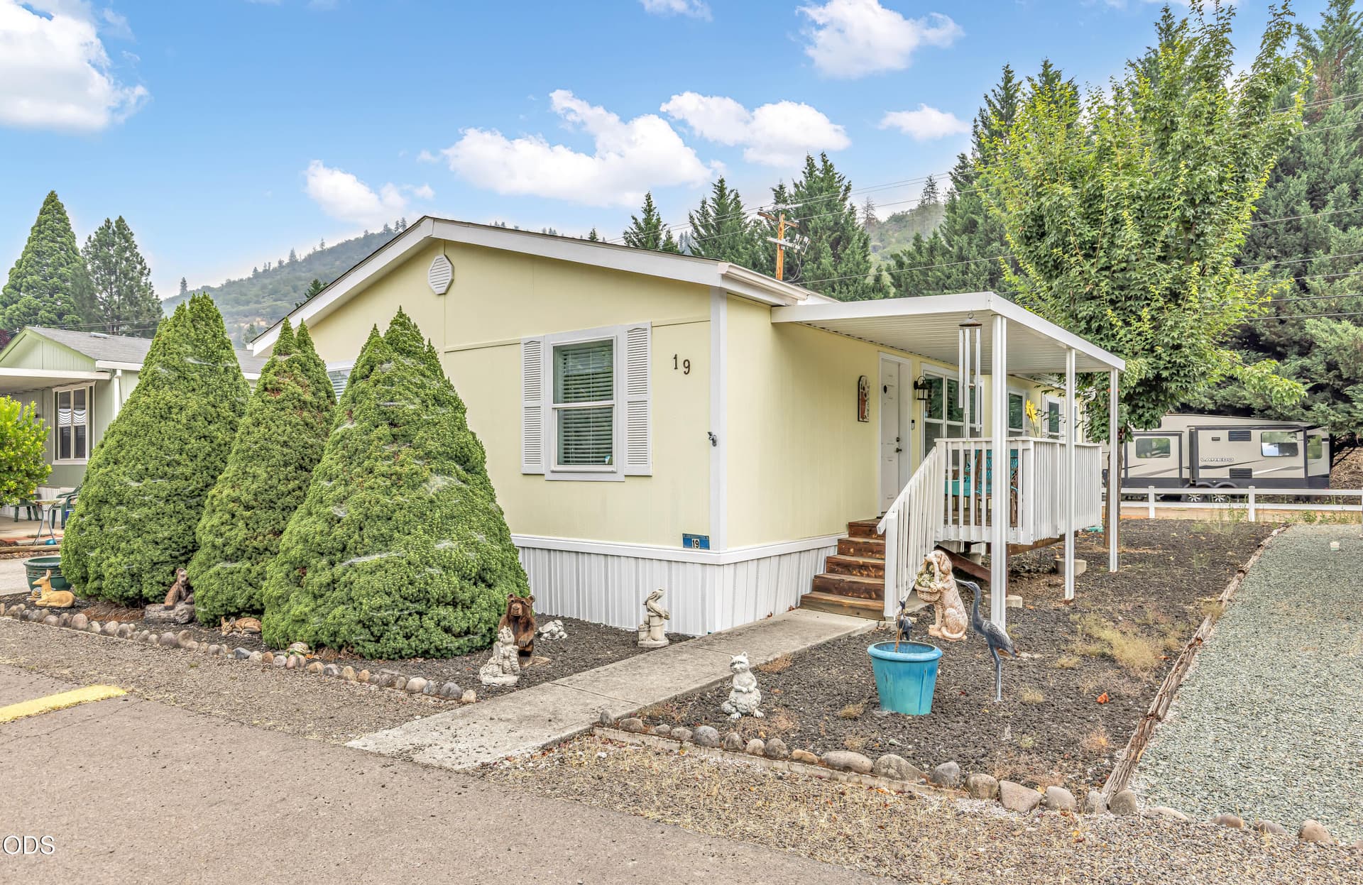 EP1A9440. Photo 2 of 19, 21 Brophy Way Unit UNIT 19, Shady Cove, OR 97539