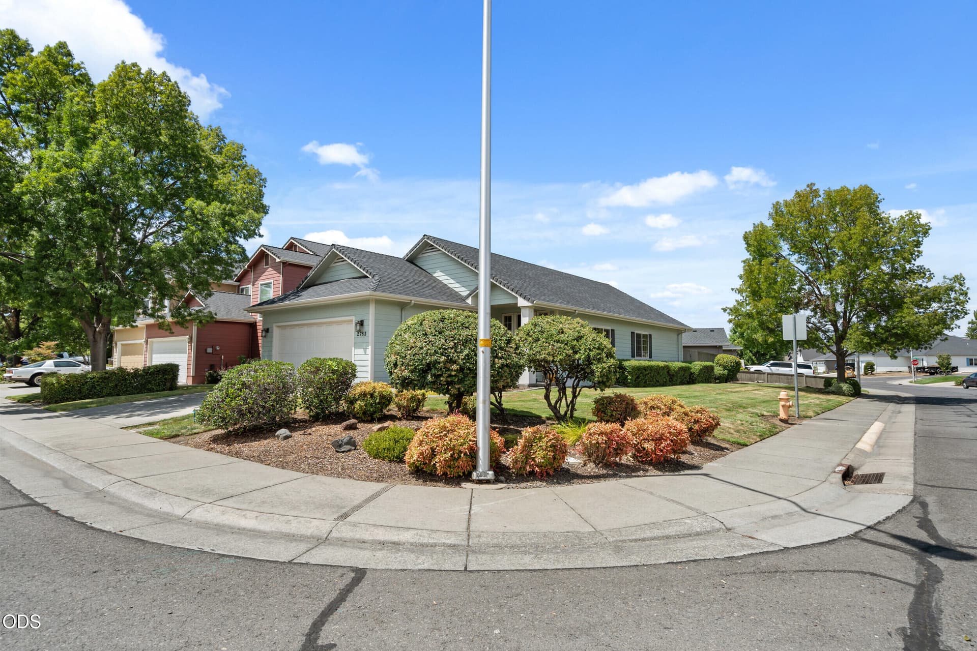 4_ 2783 parkwood village ln-04. Photo 5 of 51, 2783 Parkwood Village Lane, Central Point, OR 97502