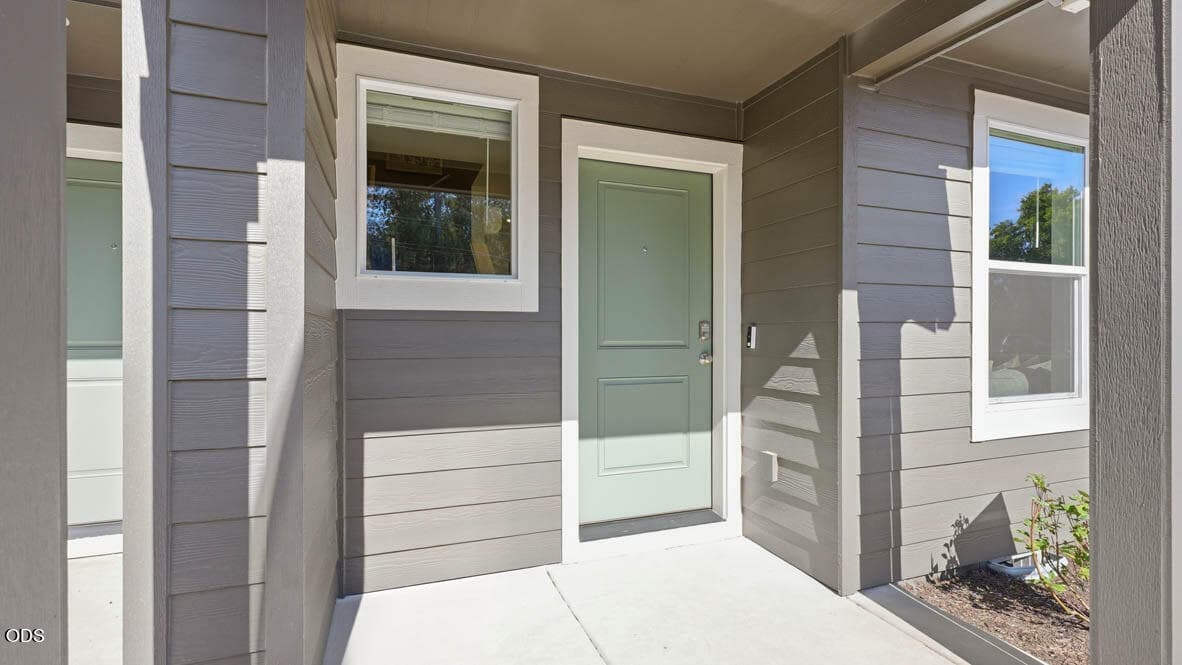 002 front door. Photo 2 of 24, 61207 Parrell Road, Bend, OR 97702