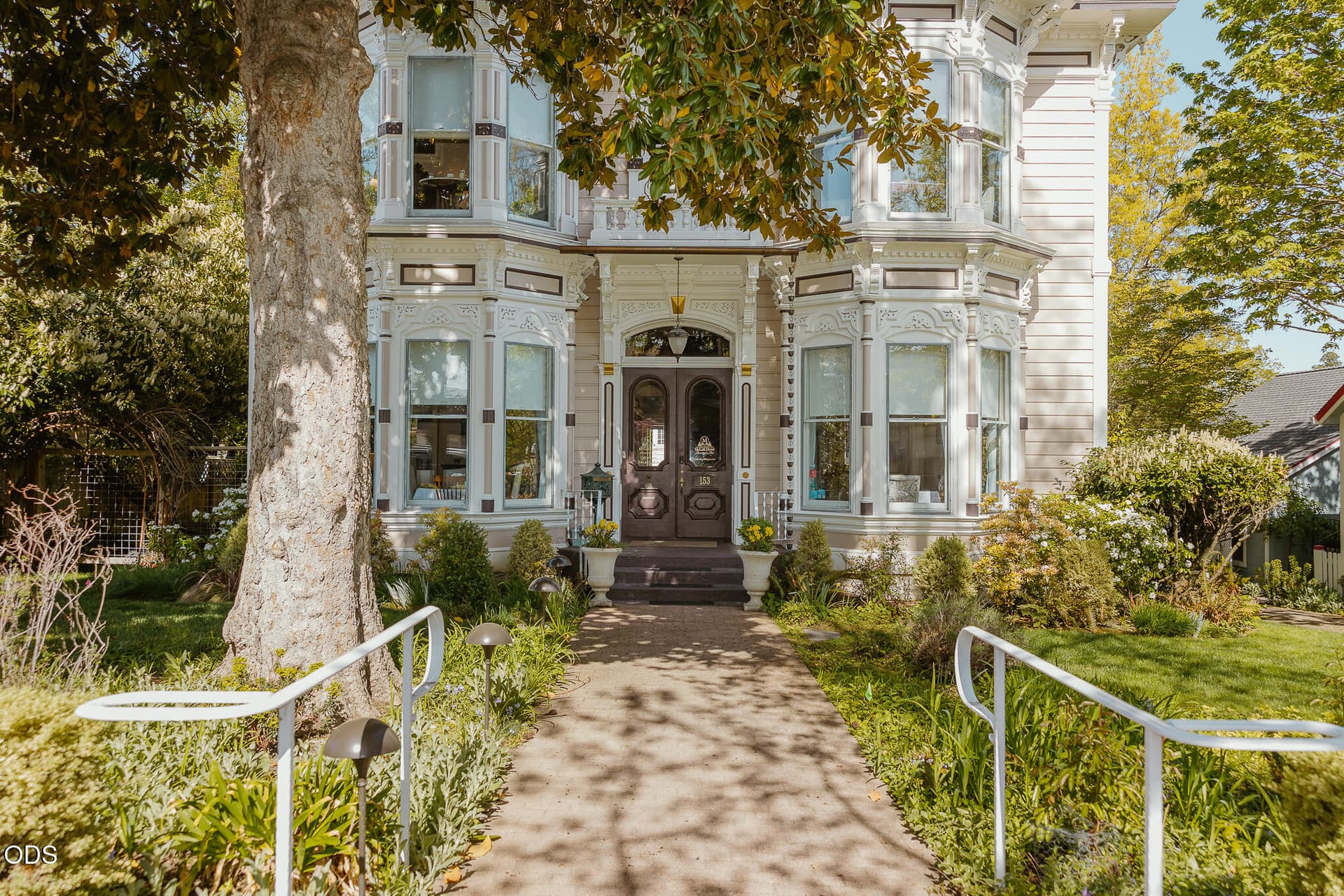 McCall'25-138. Photo 2 of 13, 153 Oak Street, Ashland, OR 97520