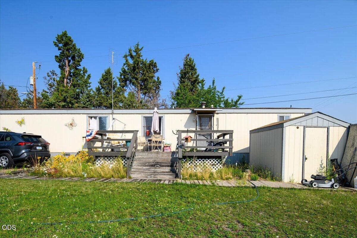 03-64100 N Hwy 97 #35, Bend-3. Photo 3 of 18, 64100 N Highway 97 Unit UNIT 35, Bend, OR 97701