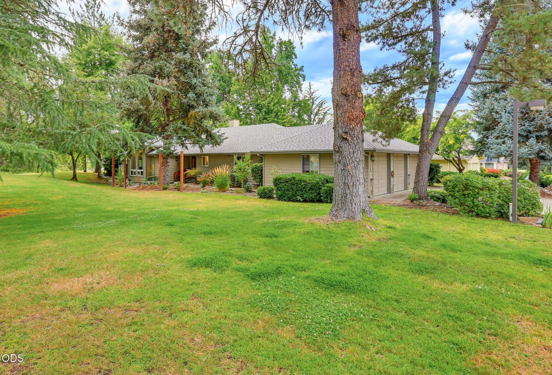 ApxTP00004. Photo 5 of 45, 100 Twisted Pine Drive, Grants Pass, OR 97527