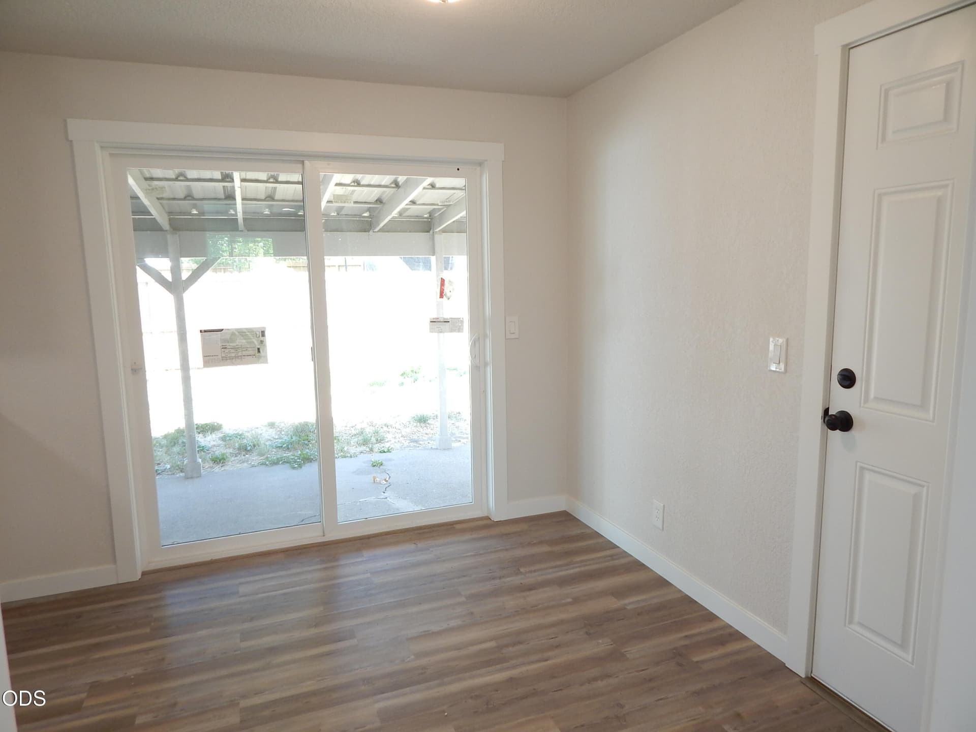 dining area. Photo 4 of 21, 8222 Division Road, White City, OR 97503