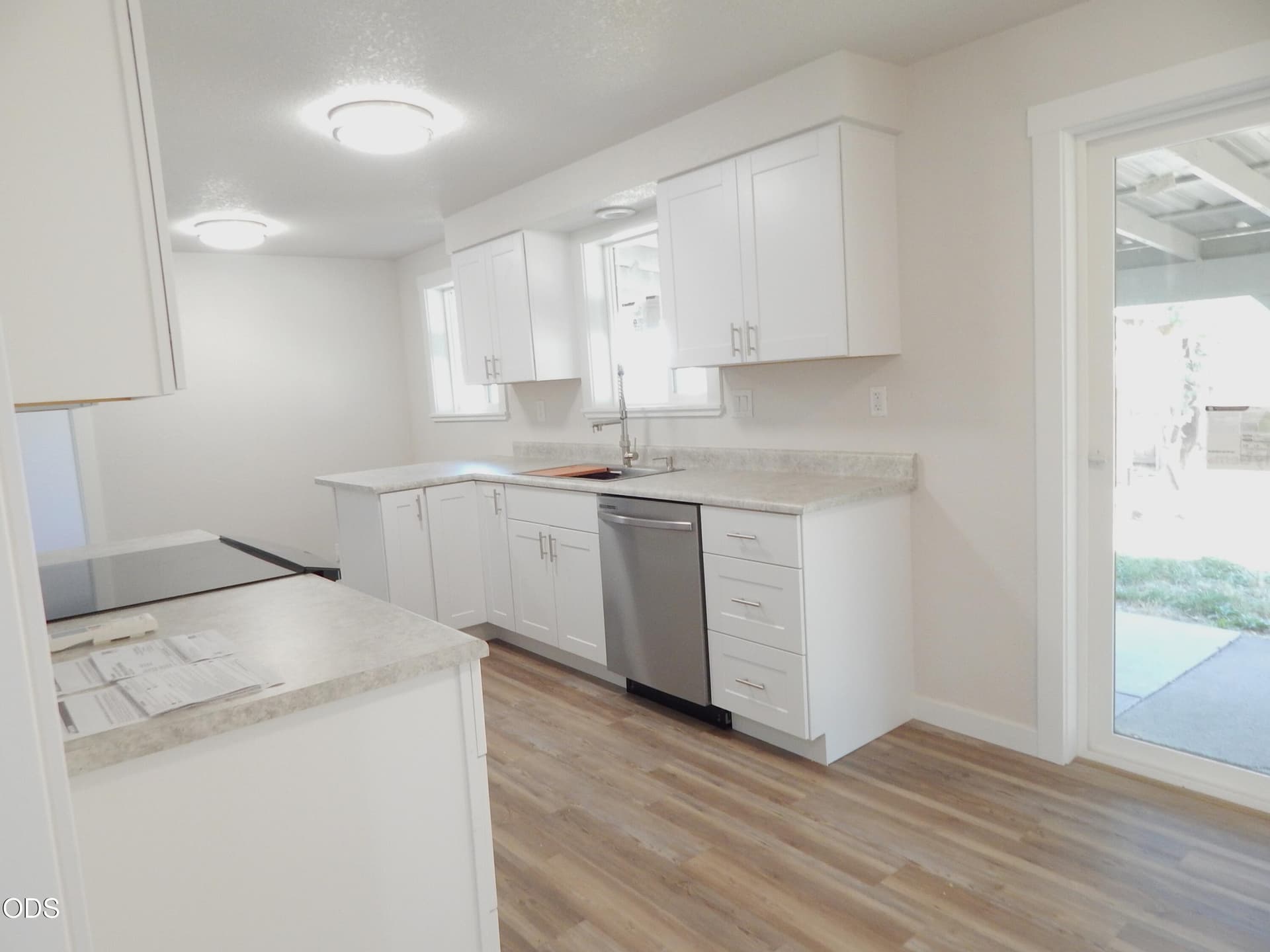 Kitchen. Photo 5 of 21, 8222 Division Road, White City, OR 97503