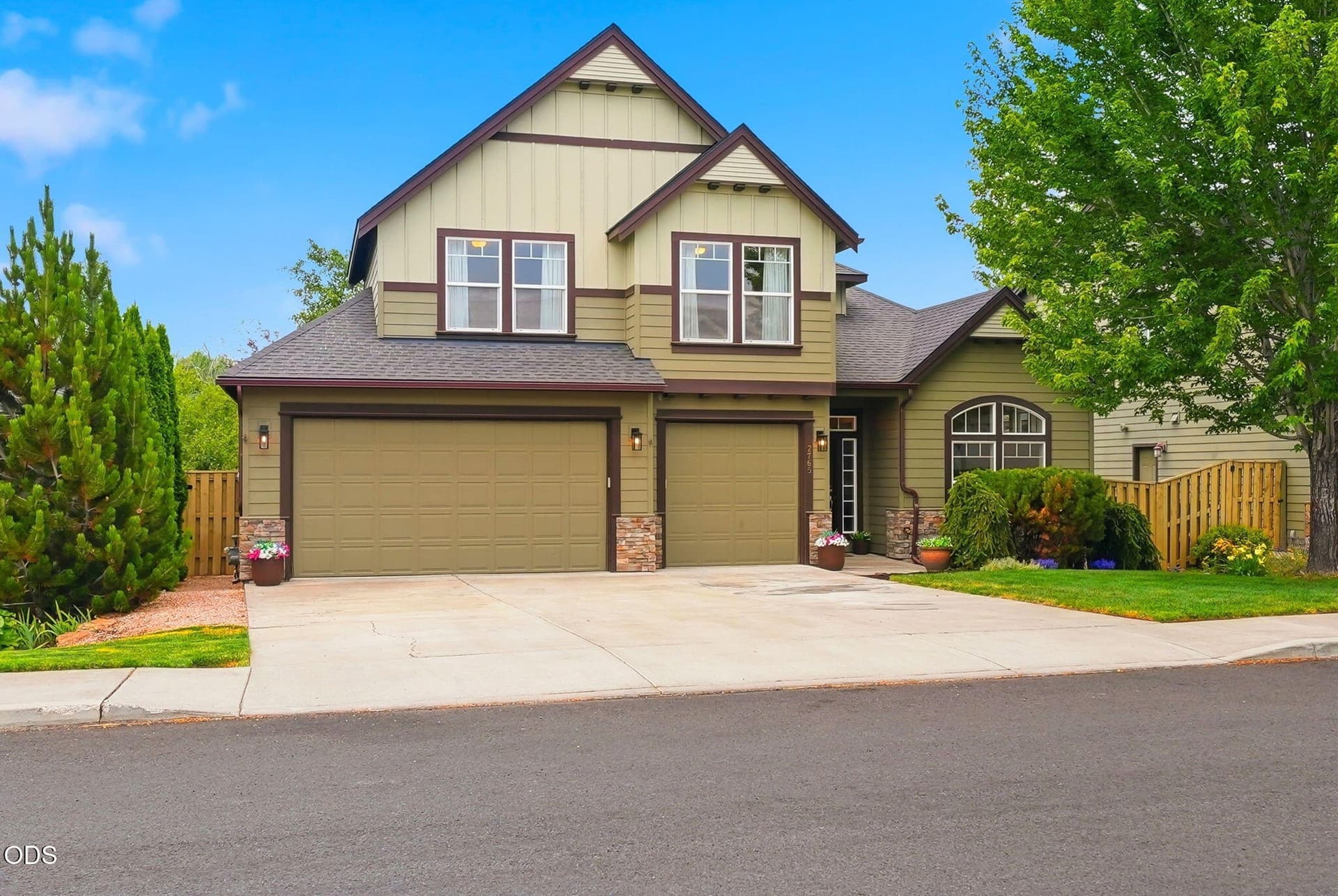 6-web-or-mls-Riley_Visuals-6. Photo 2 of 56, 2765 SW 49th Street, Redmond, OR 97756