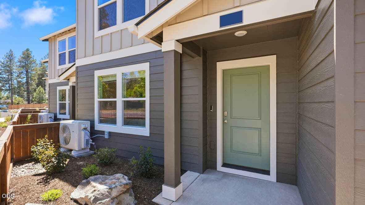 002 entry. Photo 2 of 26, 61209 Parrell Road, Bend, OR 97702
