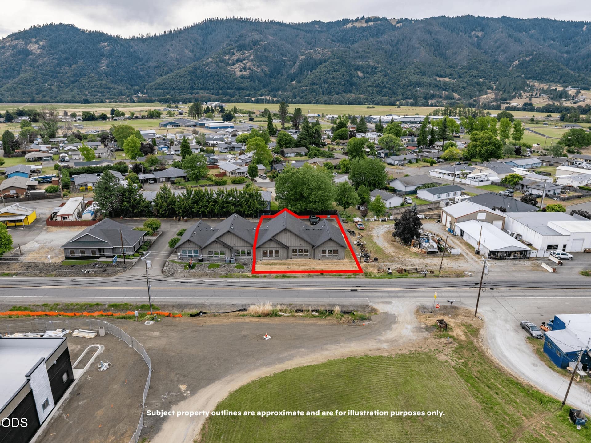 209-4. Photo 4 of 60, 209 S Old Pacific Highway, Myrtle Creek, OR 97457
