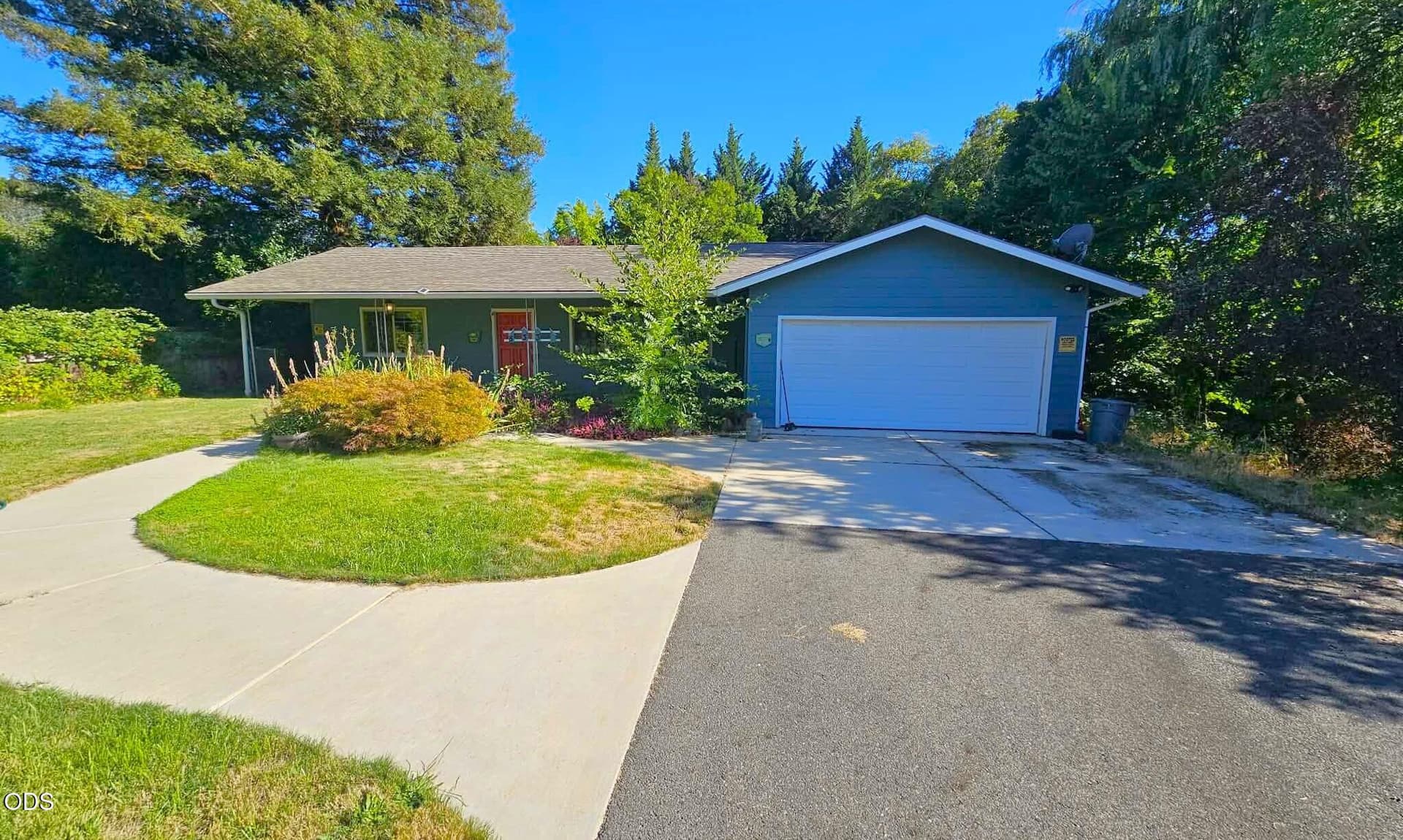 Front View 2. Photo 1 of 11, 533 NW Midland Avenue, Grants Pass, OR 97526