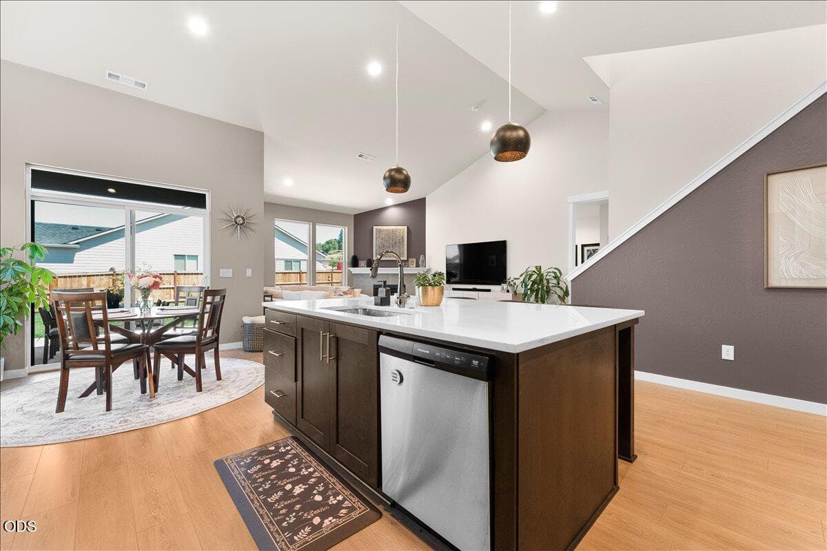 13-Kitchen Angle. Photo 3 of 30, 1516 Poppy Ridge Drive, Eagle Point, OR 97524