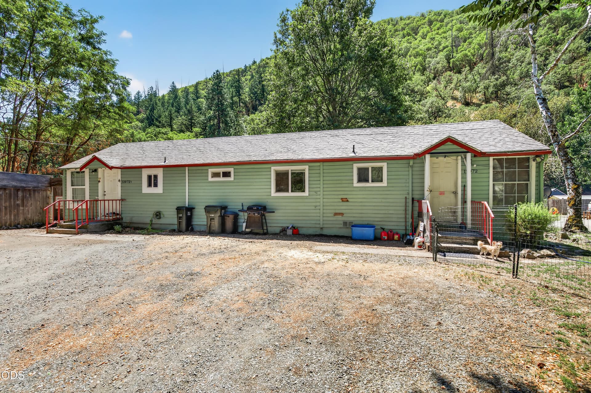Duplex. Photo 3 of 54, 12071 Old Stage Road, Gold Hill, OR 97525