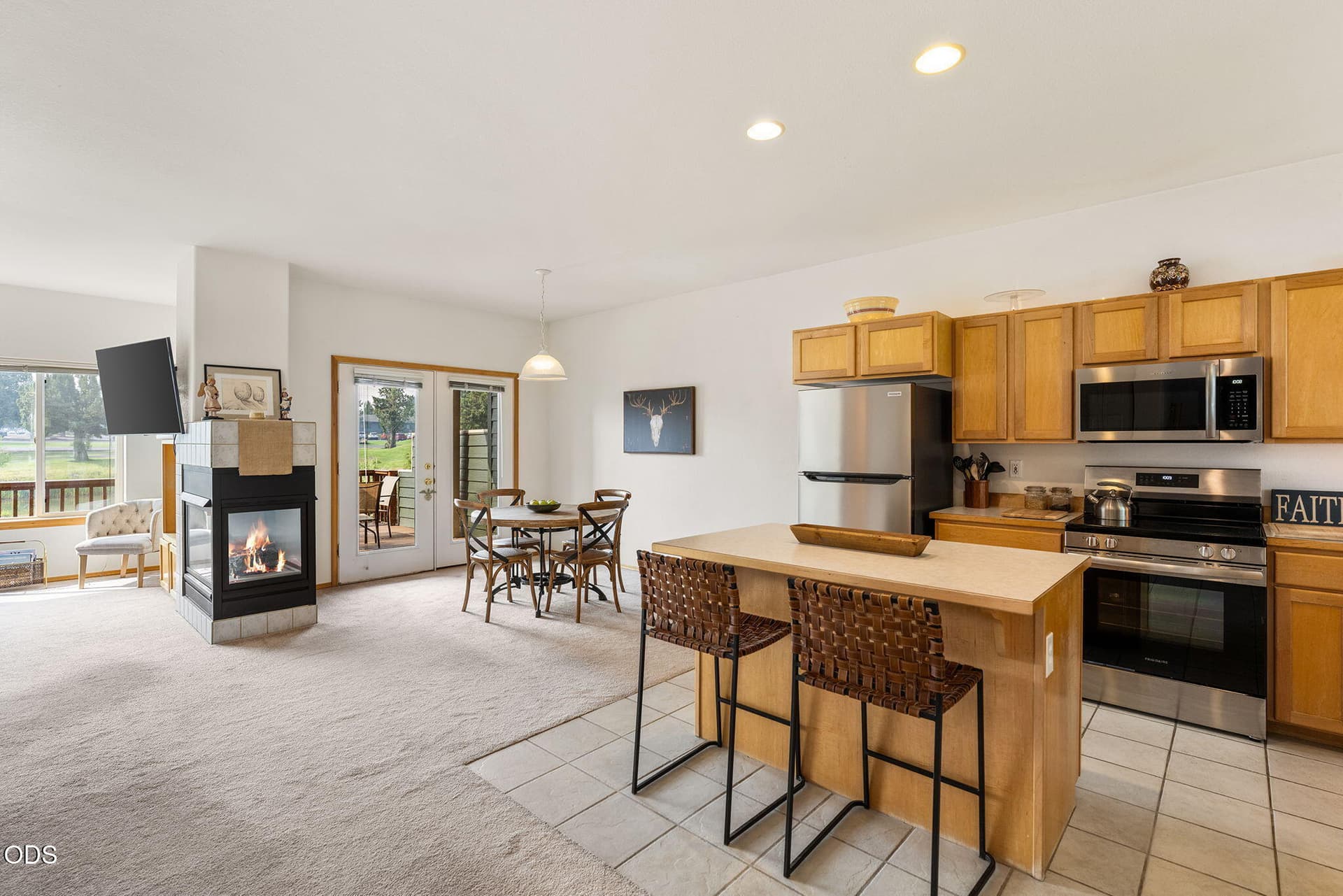 Kitchen and Dining. Photo 2 of 27, 1141 Golden Pheasant Drive, Redmond, OR 97756