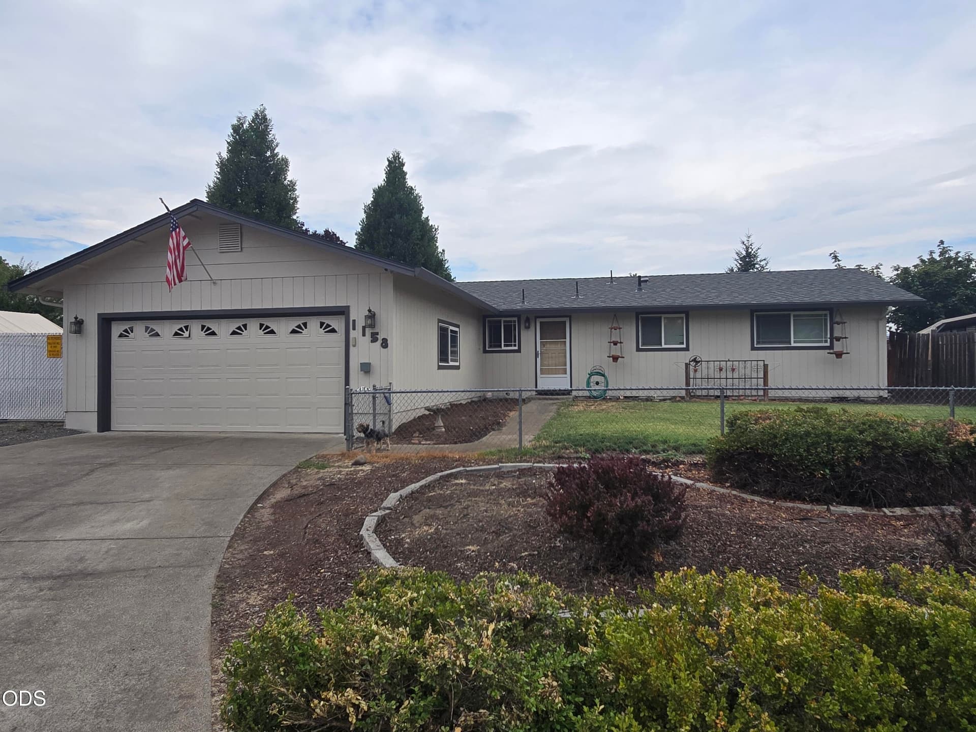 01. Photo 1 of 15, 1158 Douglas Street, Medford, OR 97501