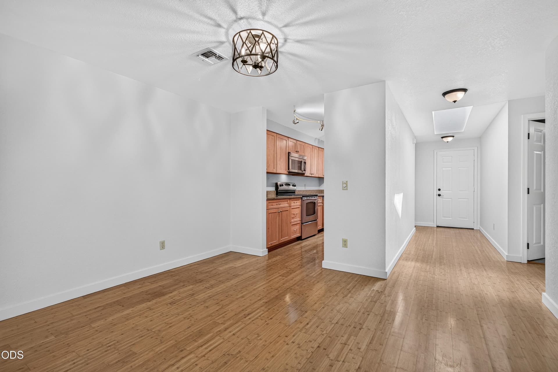 241 Clay Street, Ashland, OR 97520. Photo 2 of 28, 241 Clay Street, Ashland, OR 97520