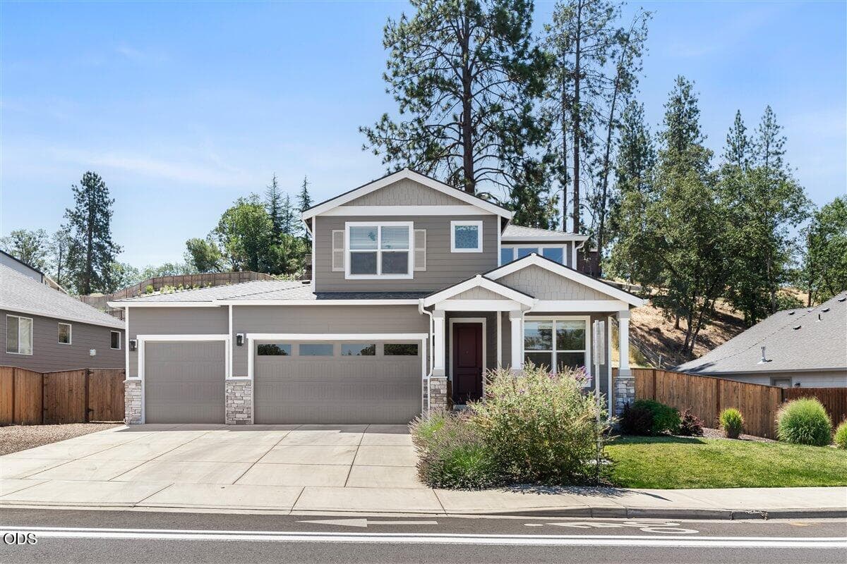 01-Home 1. Photo 1 of 41, 314 Arrowhead Trail, Eagle Point, OR 97524