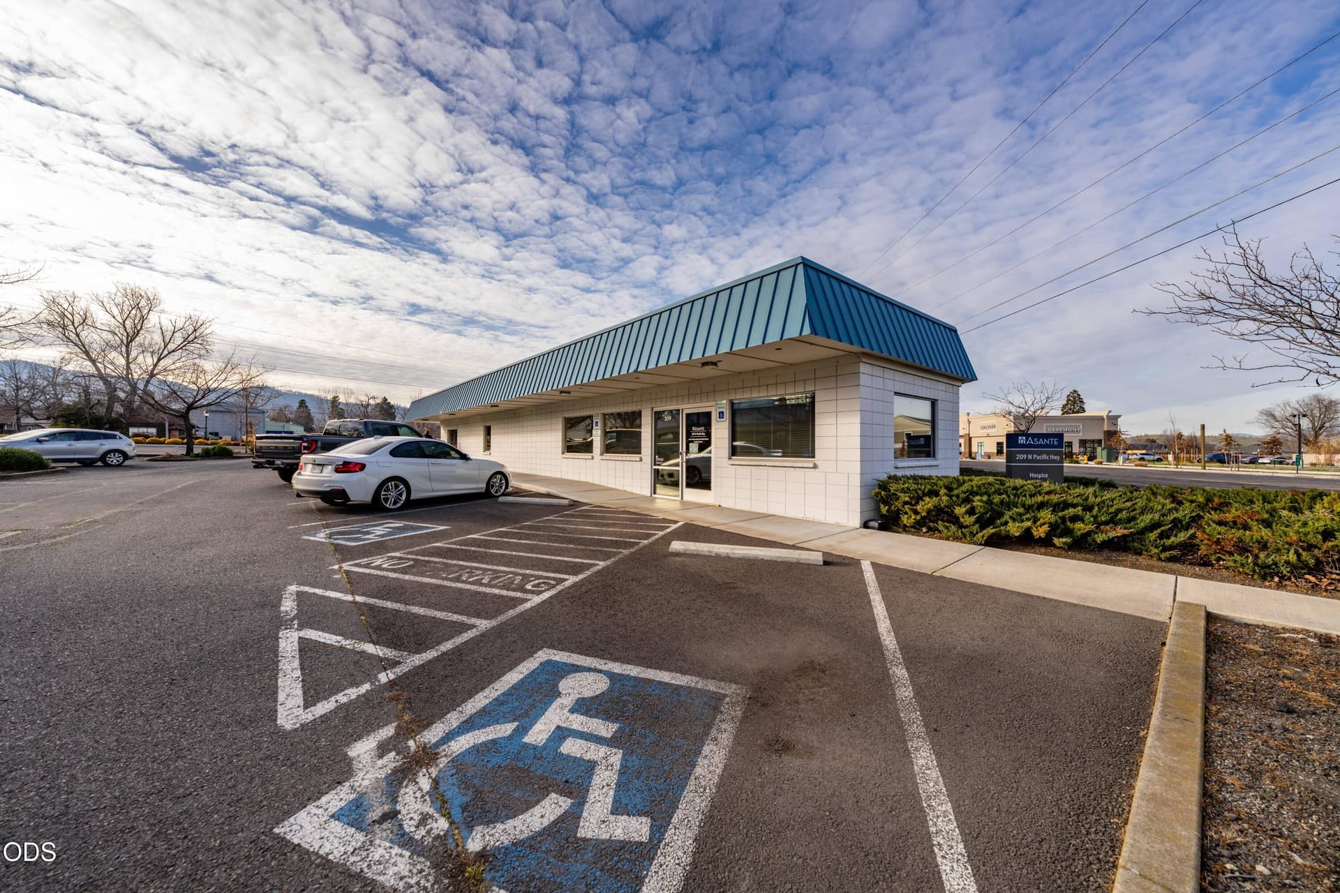 209-5. Photo 5 of 58, 209 N Pacific Highway, Talent, OR 97540