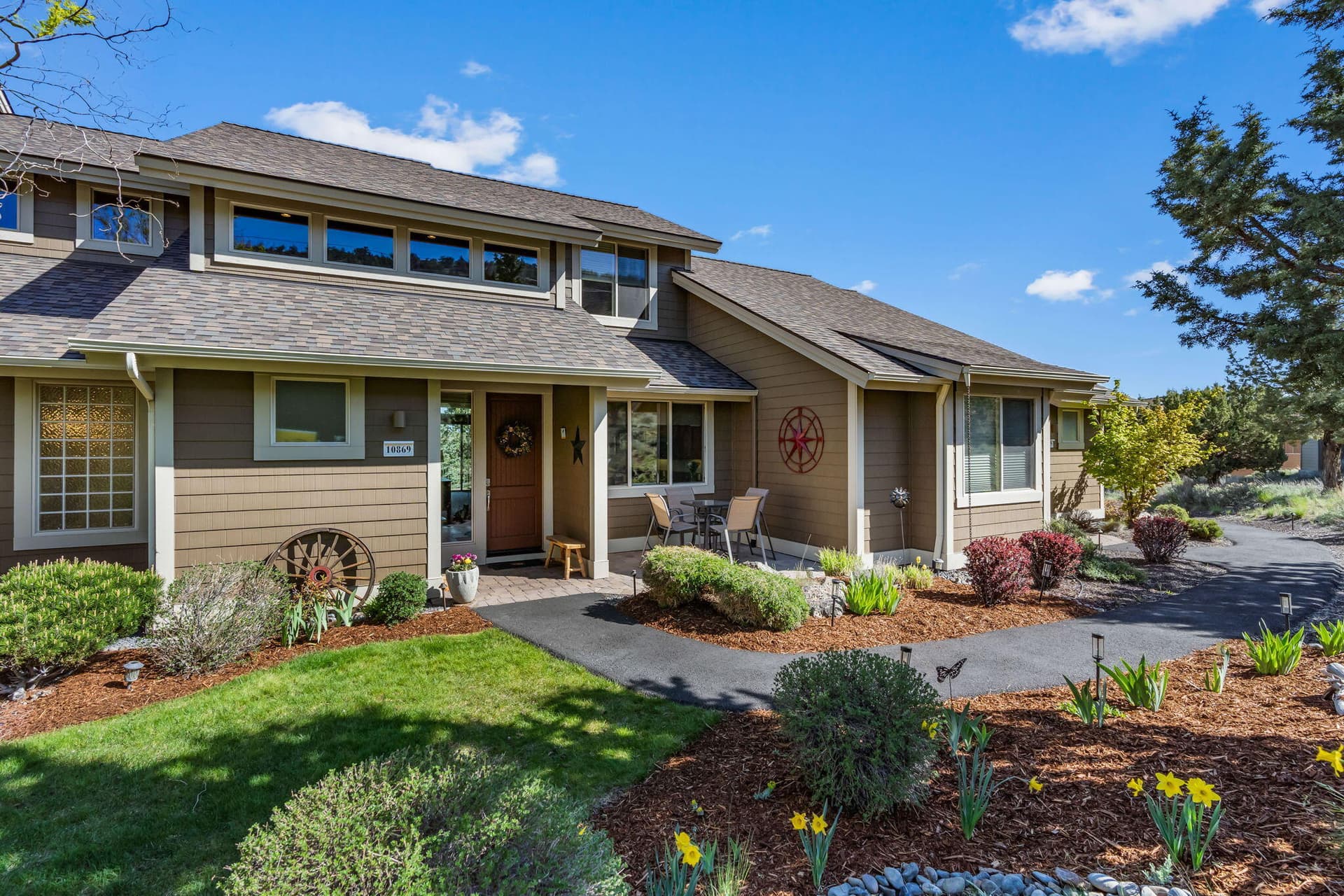 2024_05_10_10869_village_loop_rdm-30. Photo 1 of 38, 10869 Village Loop, Redmond, OR 97756