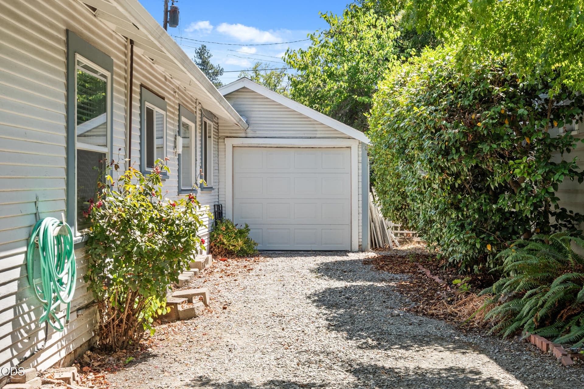Garage Door. Photo 4 of 28, 19 Vancouver Avenue, Medford, OR 97504