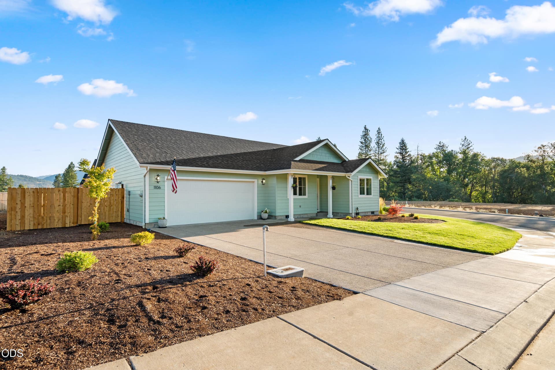 1. Photo 2 of 35, 1106 Cascade Loop Unit Lot 8, Cave Junction, OR 97523