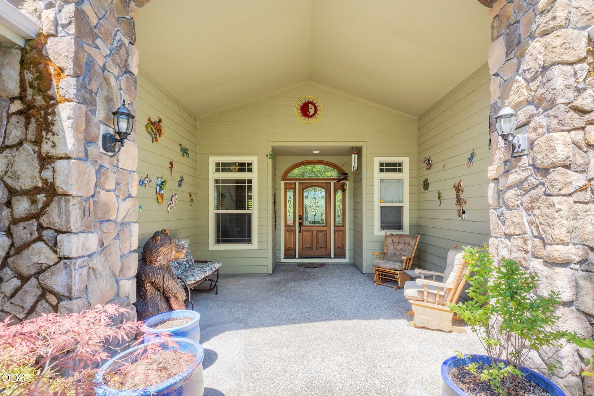 4-web-or-mls-355-madrone-ridge-dr. Photo 4 of 60, 355 Madrone Ridge Drive, Grants Pass, OR 97527