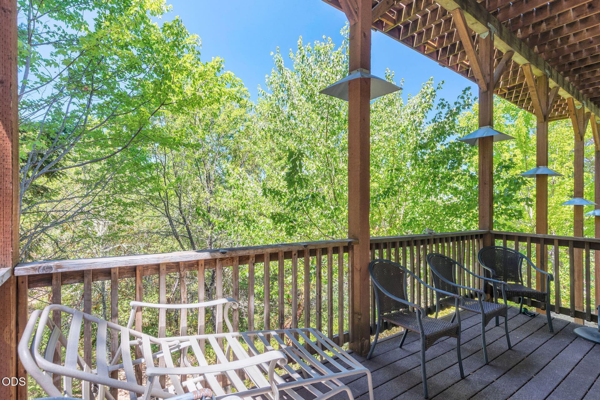 5-web-or-mls-355-madrone-ridge-dr. Photo 5 of 60, 355 Madrone Ridge Drive, Grants Pass, OR 97527