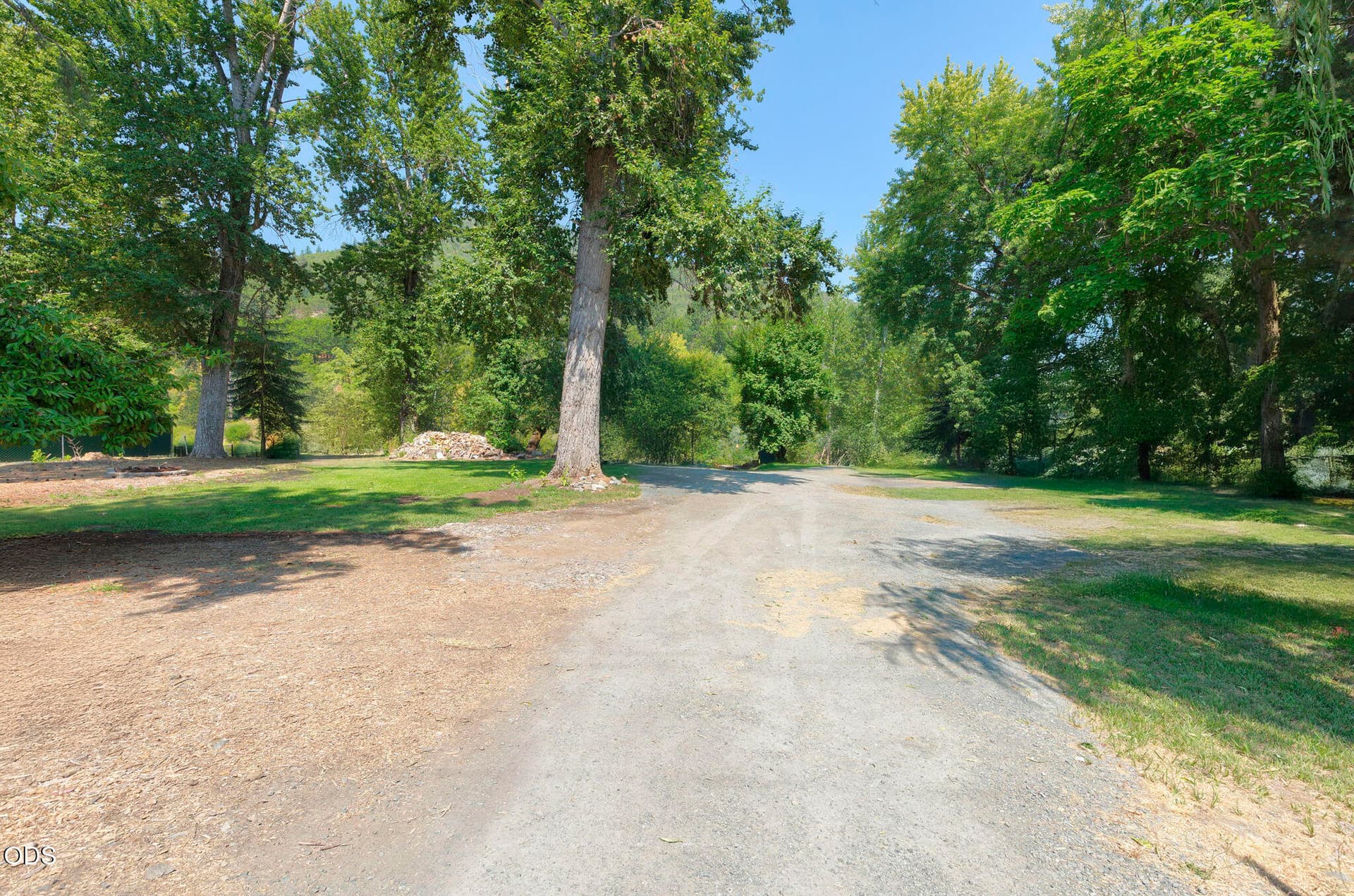 4-web-or-mls-7010-rogue-river-hwy. Photo 4 of 17, 7010 Rogue River Highway, Grants Pass, OR 97527