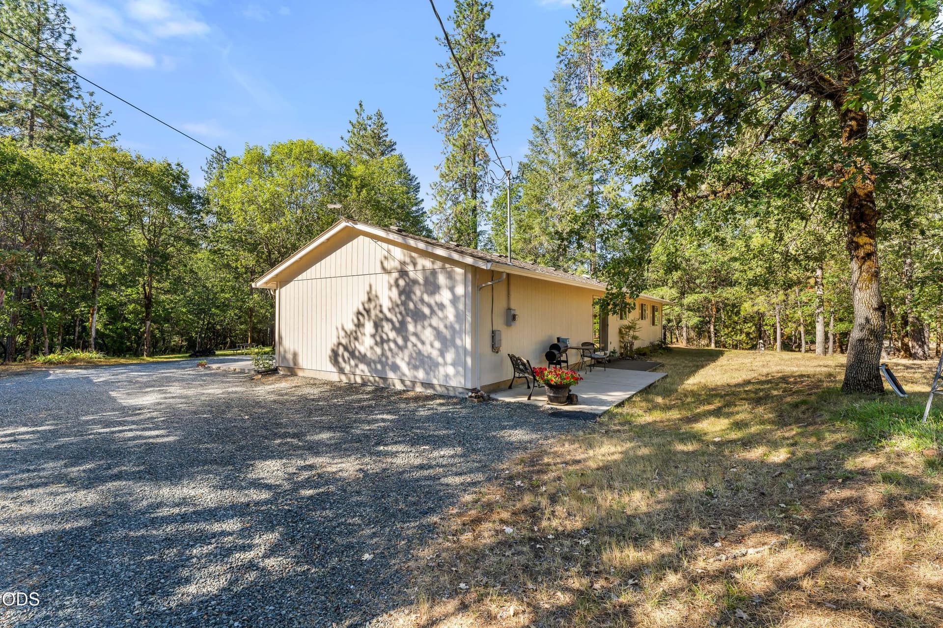 11-EXT (5 of 14). Photo 3 of 36, 7606 Monument Drive, Grants Pass, OR 97526