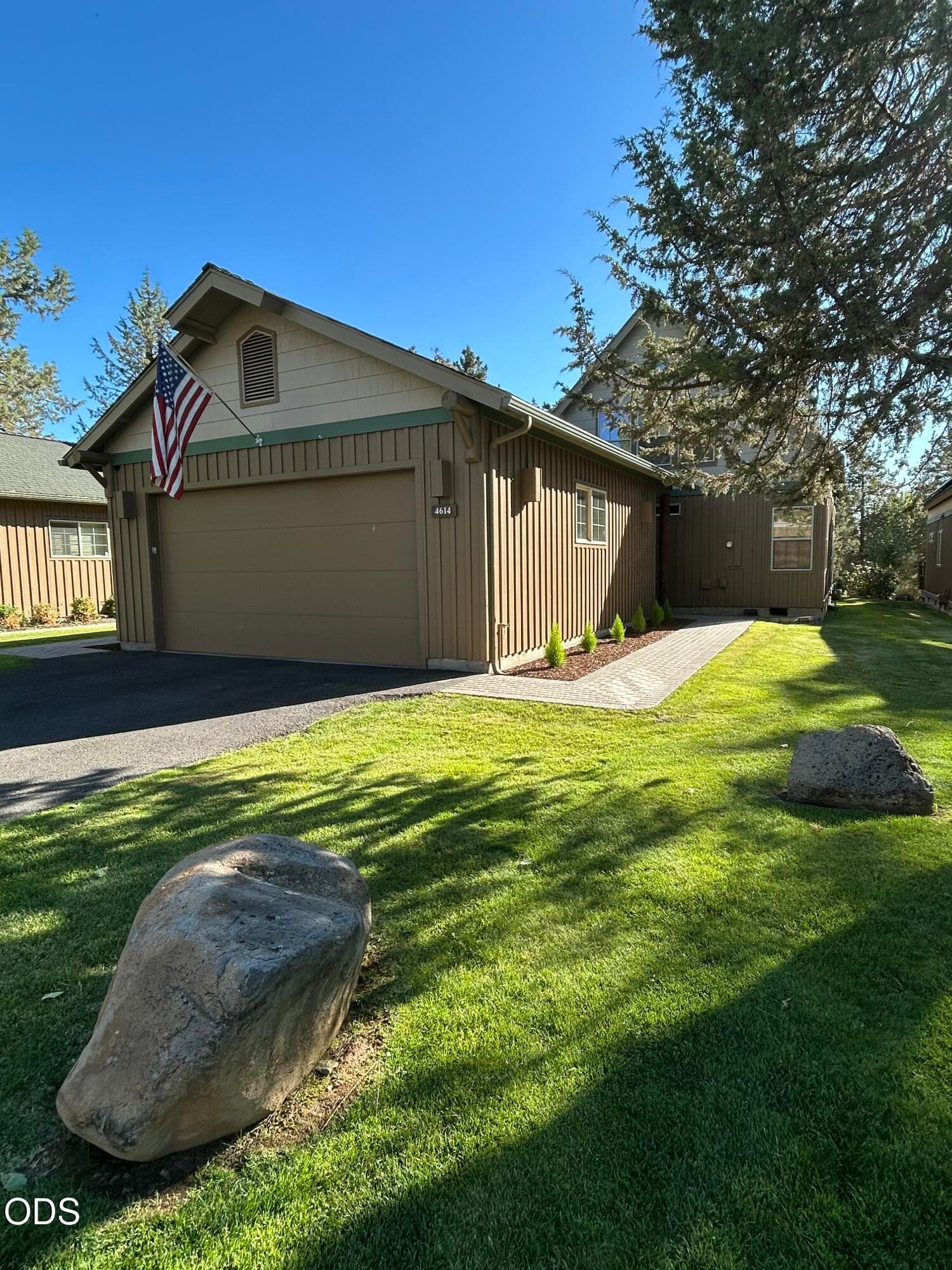 1000014187. Photo 2 of 15, 4614 Marsh Hawk Drive, Klamath Falls, OR 97601